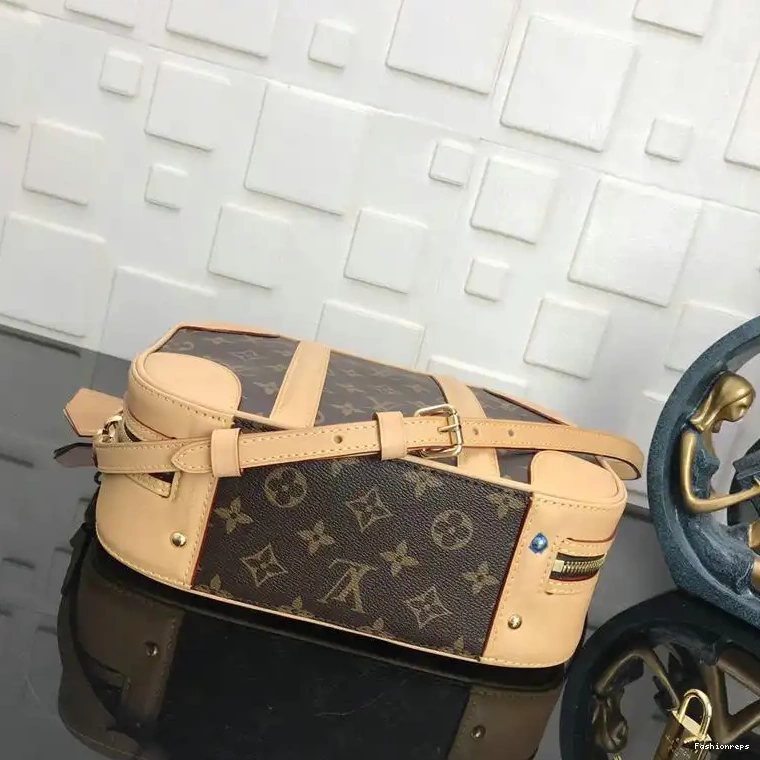 Fashionrepsfam ru Bags 19T1L0041 LV 0820
